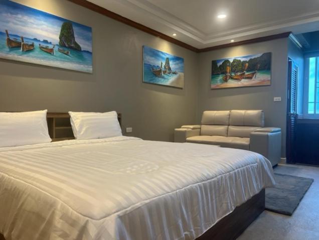 Andaman Sea Apartments Near Patong Beach - 28 Sqm With Kitchen, Private Bathroom, Seating Area, 65" Smart Tv With Free Wifi Extérieur photo